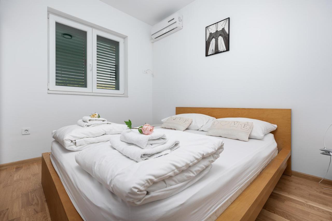 Apartment Ana Solin Zewnętrze zdjęcie