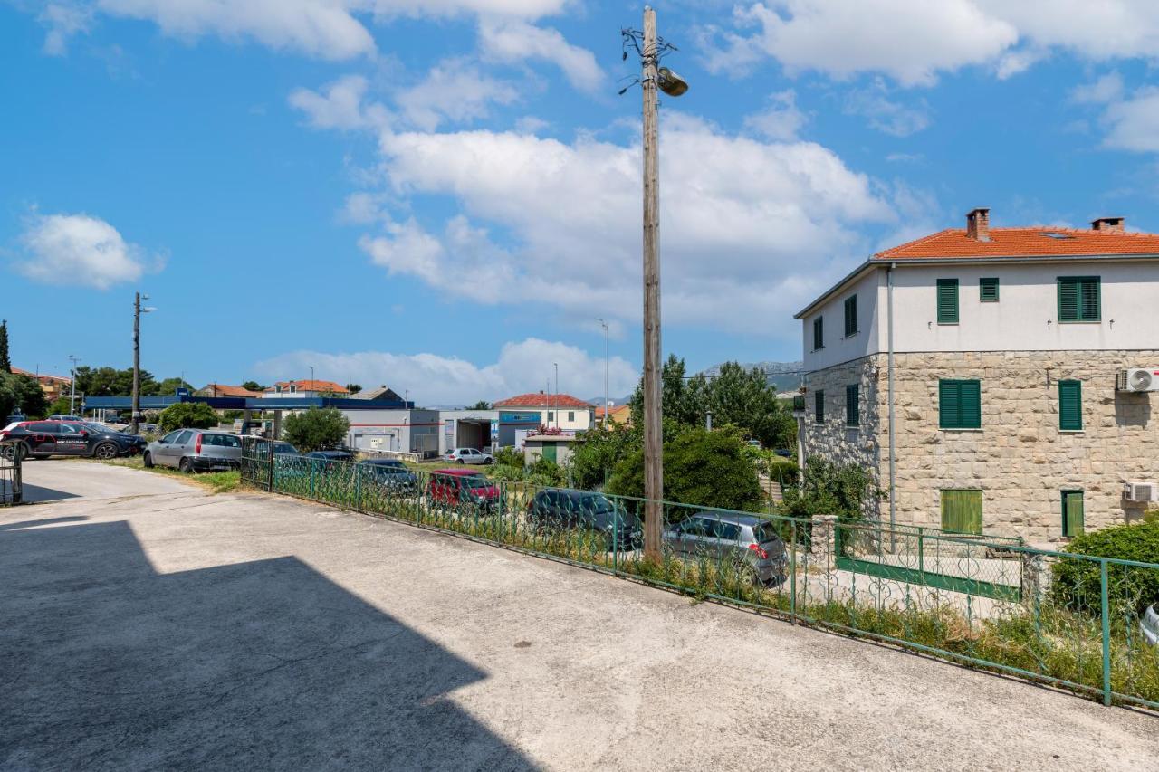 Apartment Ana Solin Zewnętrze zdjęcie